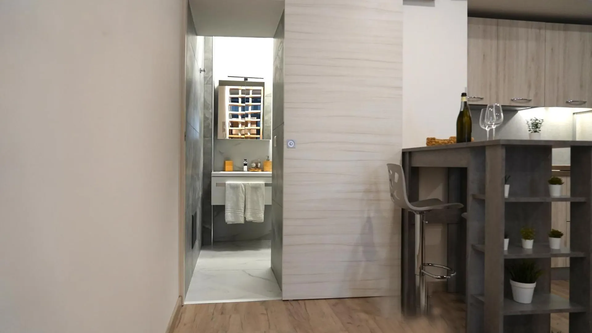 R-Home Crispi Catania Apartment
