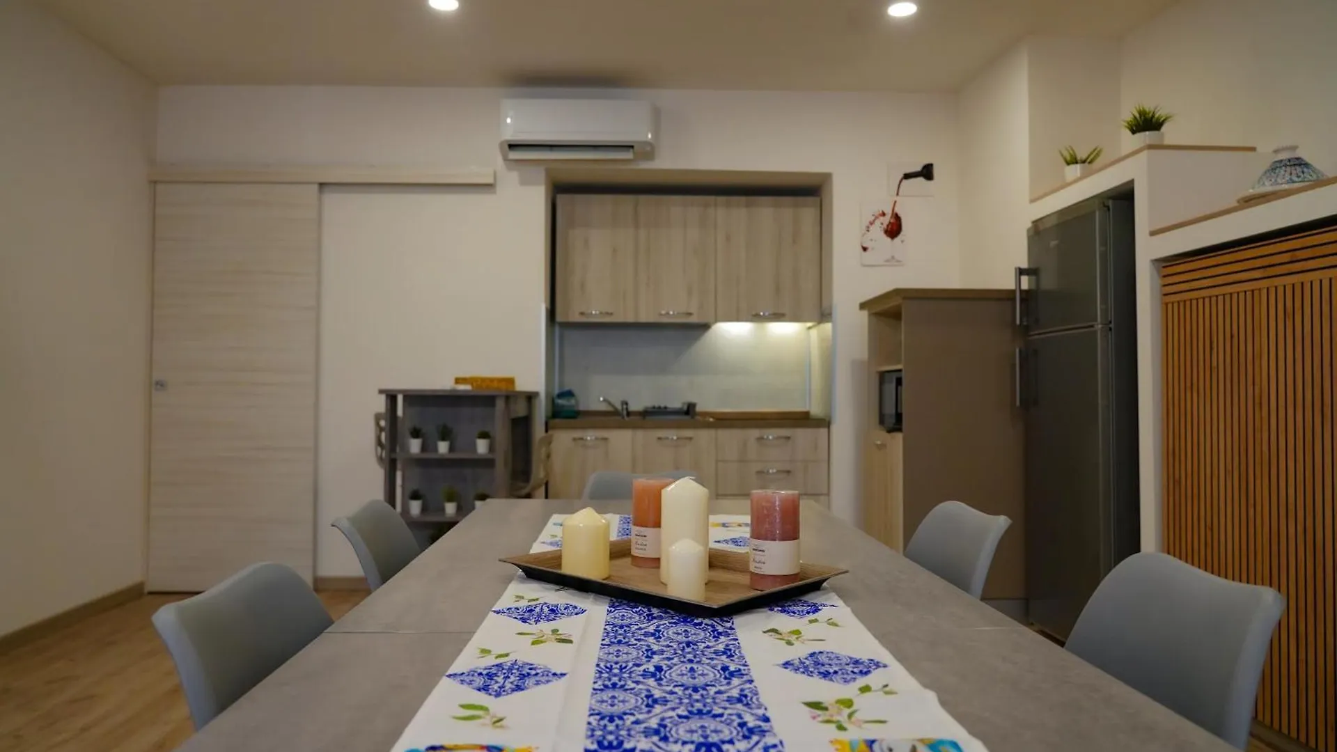Apartment R-Home Crispi Catania Italy