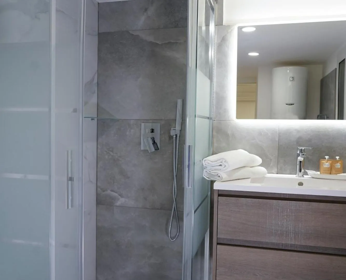 R-Home Crispi Catania Apartment