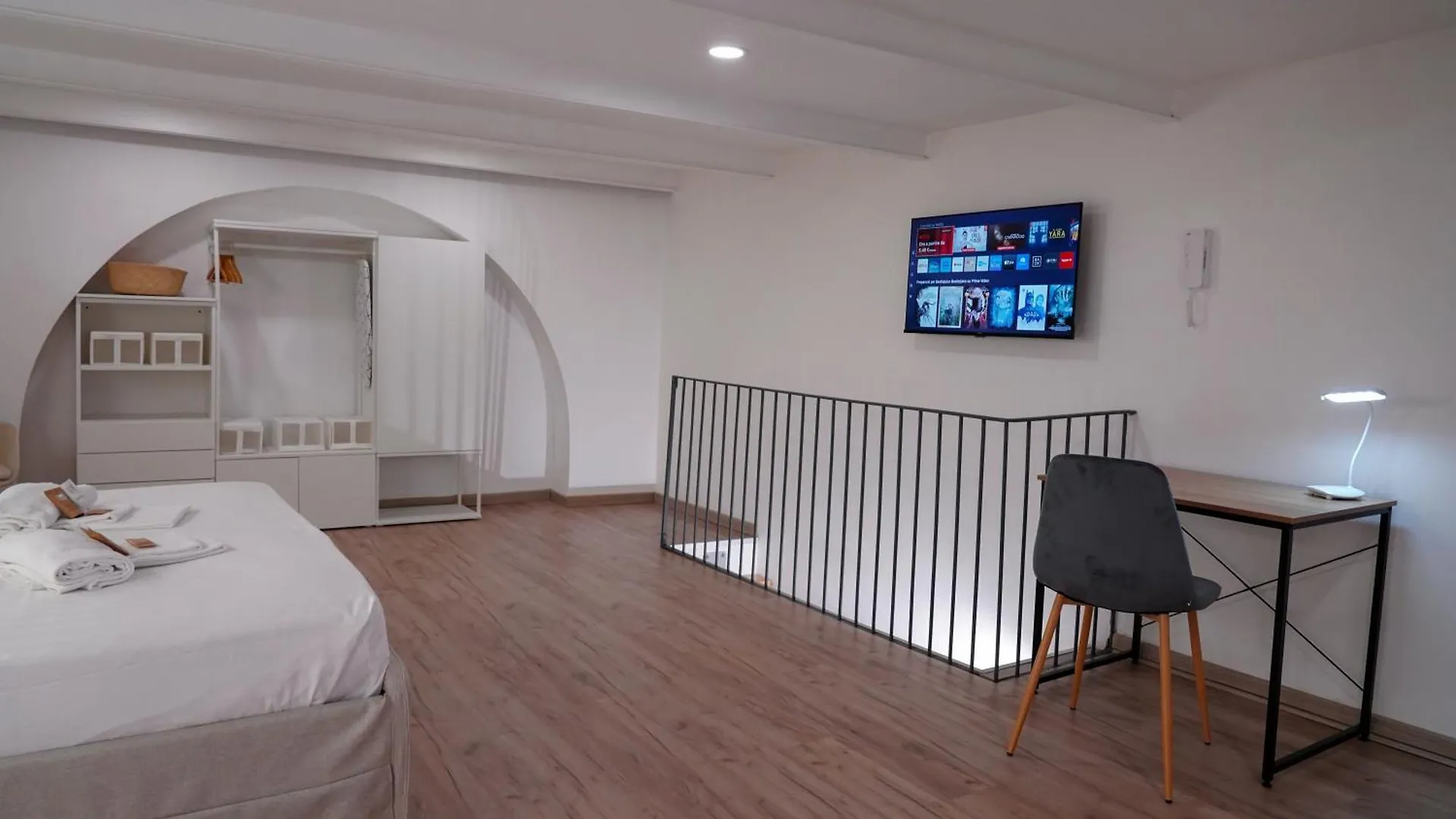 R-Home Crispi Catania Apartment